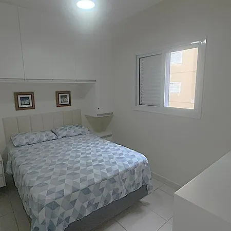 Resort no Itaguá, Piscina, Sauna e Churrasqueira-2